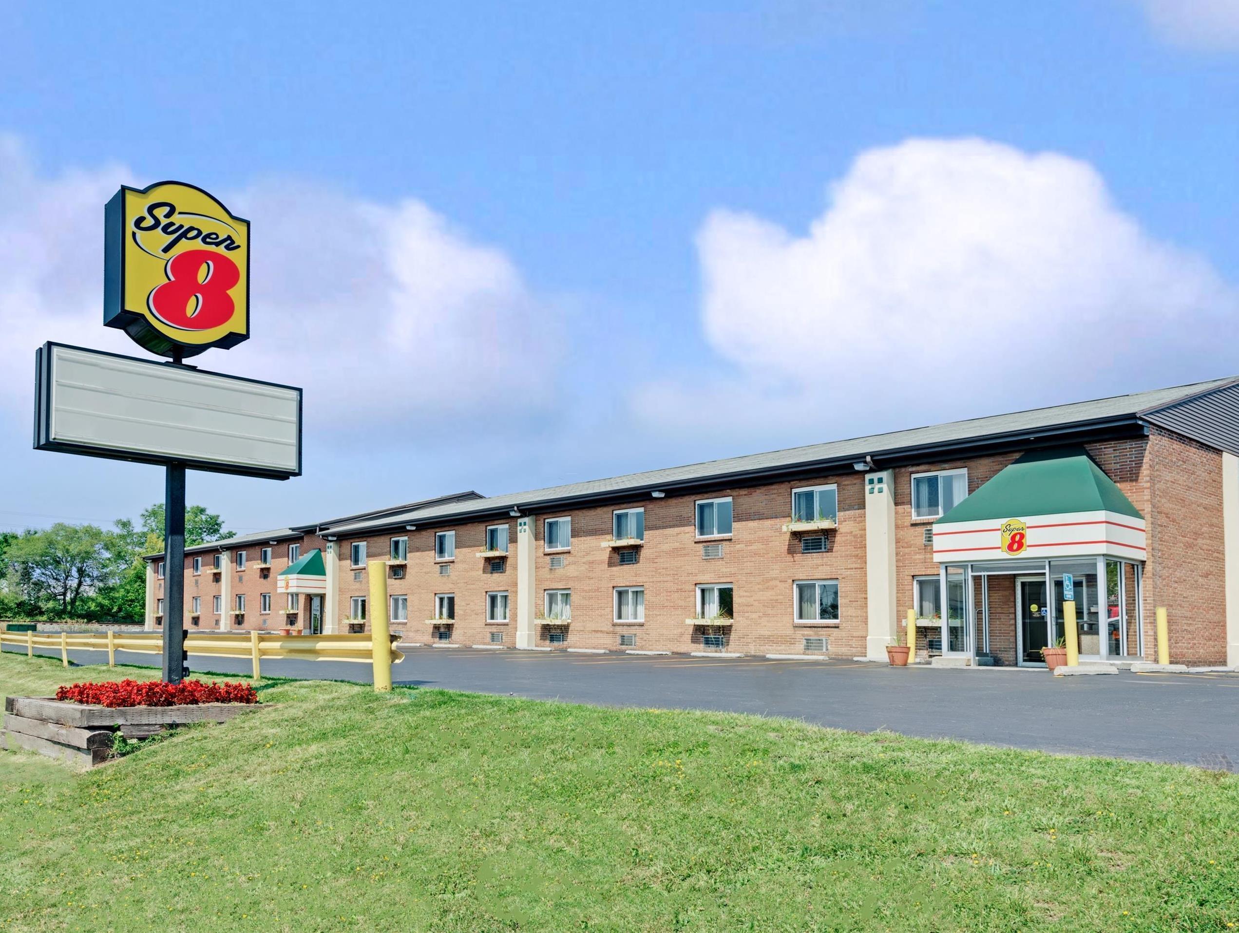 Super 8 By Wyndham Kenmore/Buffalo/Niagara Falls Area Hotel Exterior photo